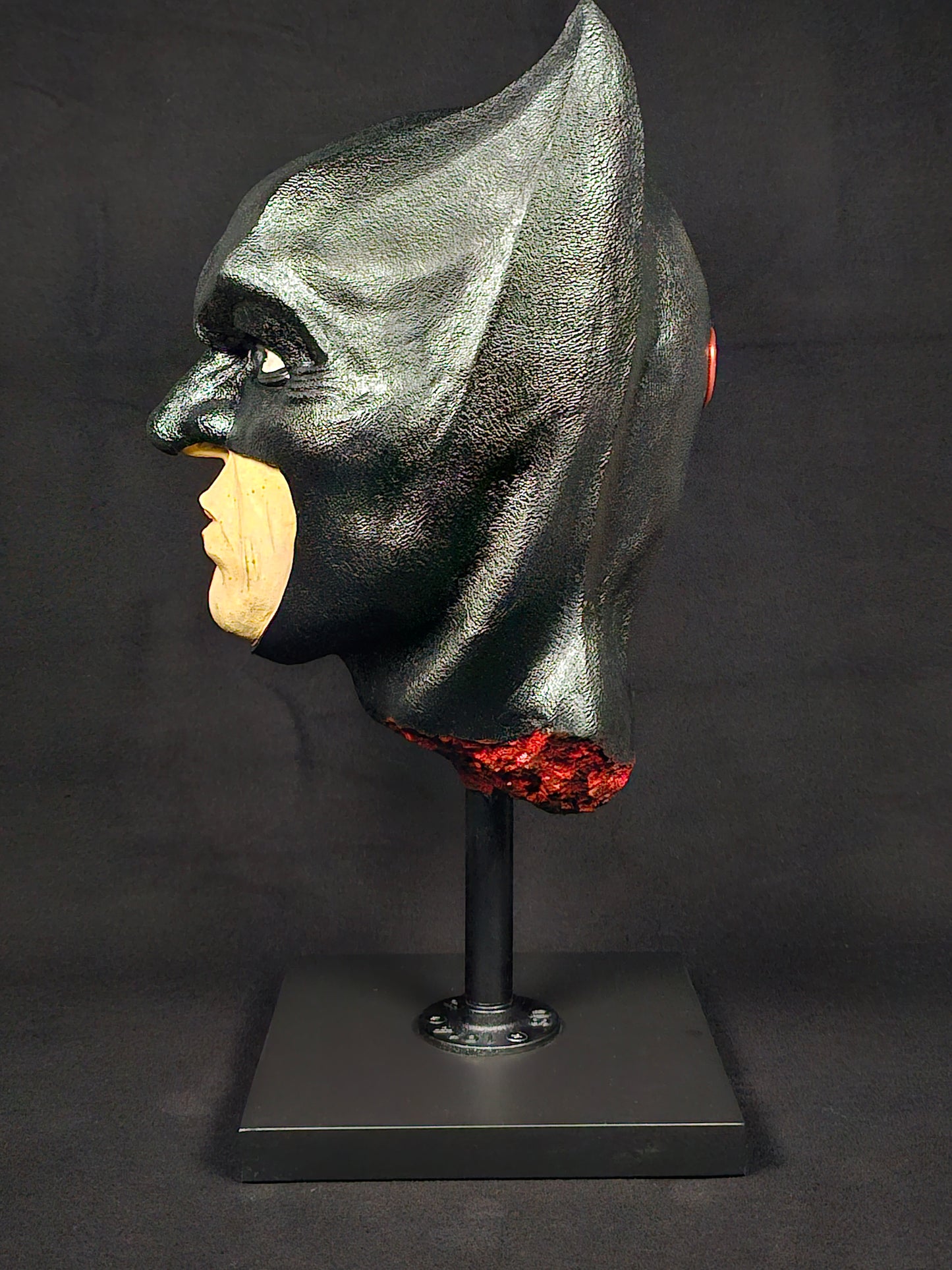 Shadow Knight sculpture – full left profile, skull and warrior face contrast visible
