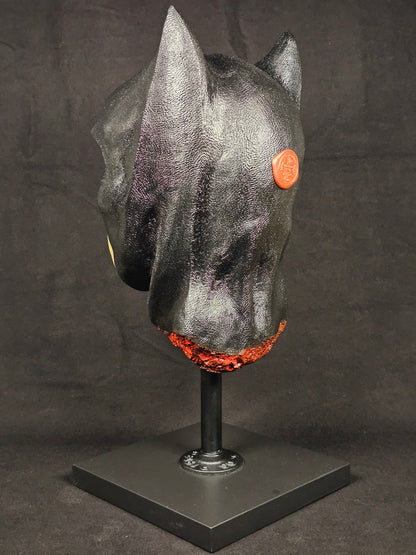 Shadow Knight bust – near side profile left, hand-painted resin sculpture 45 cm
