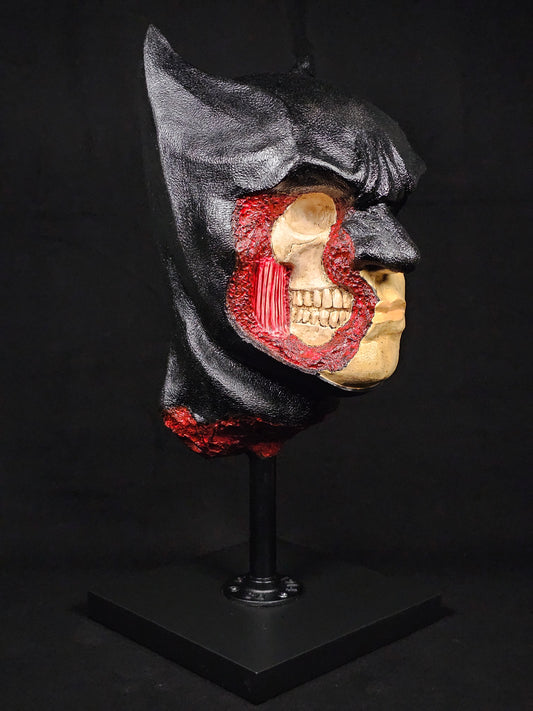 Shadow Knight sculpture – slight left turn, skull visible on right side of face
