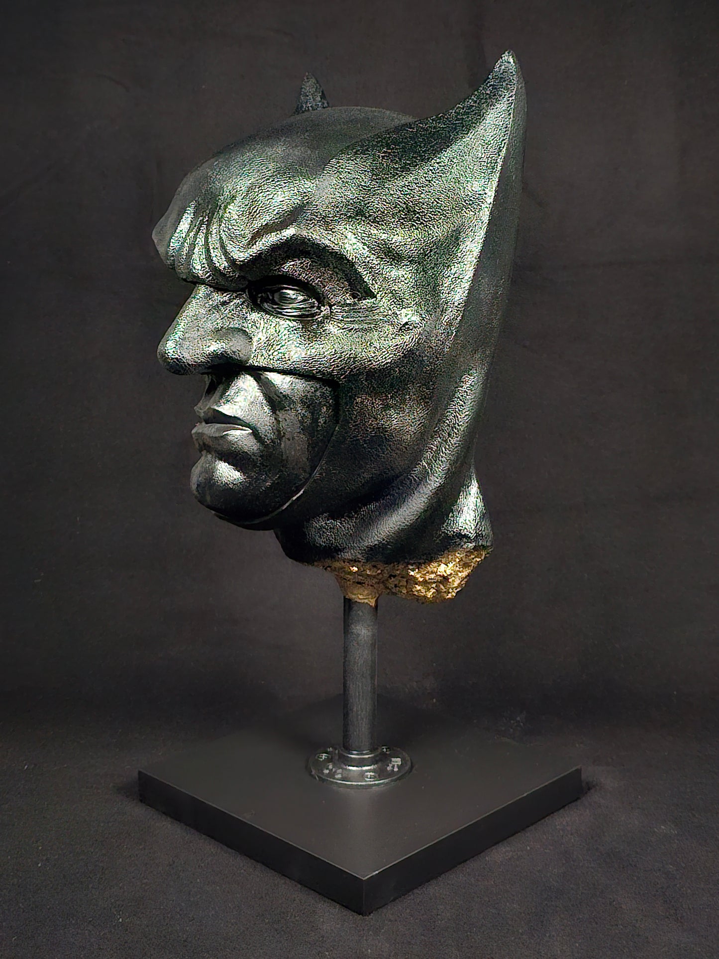 Shadow Knight Gilded – 45° right view, hand-painted polymer gypsum sculpture with gilded gold finish