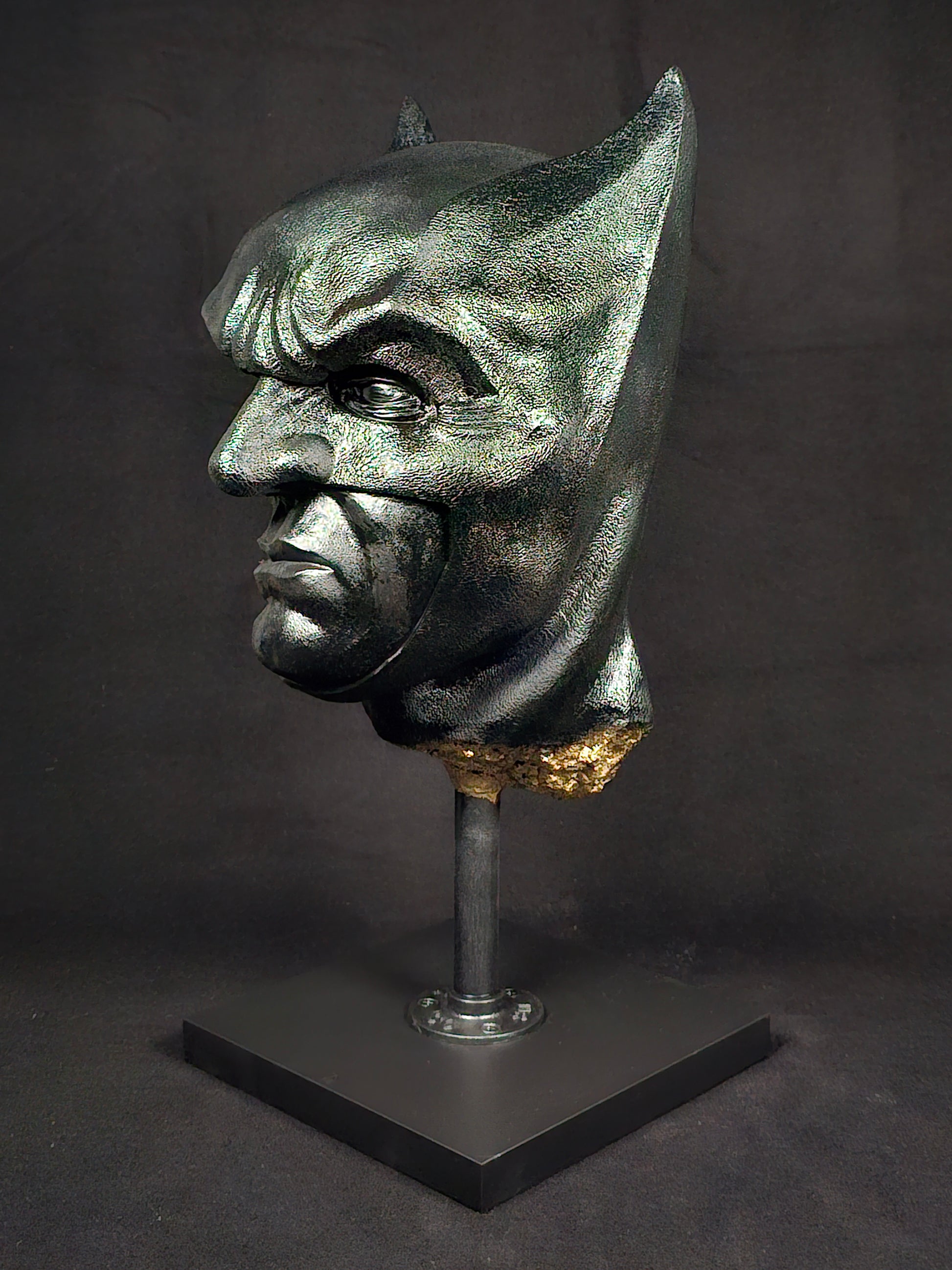 Shadow Knight Gilded – 45° right view, hand-painted polymer gypsum sculpture with gilded gold finish