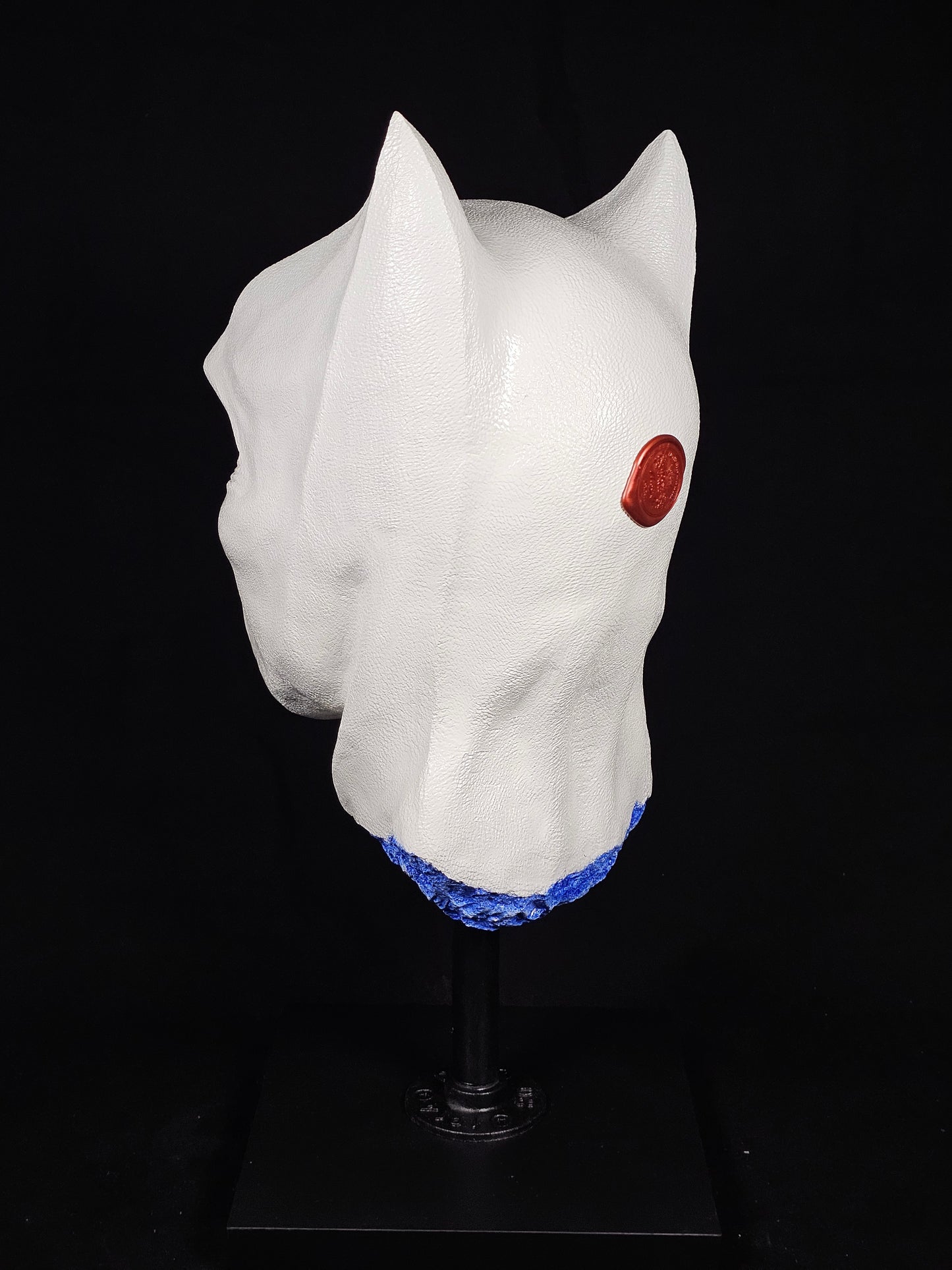 Shadow Knight Delfts Blue – 135° right view, hand-finished polymer gypsum collectible by House of Wit