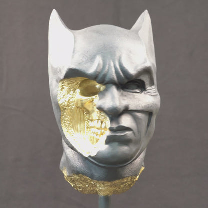 Shadow Knight – Matte Black Gilded, 360-degree rotating view. Video showcasing the sculpture from all angles, highlighting the matte black finish, gilded fractures, and exposed skeletal details.