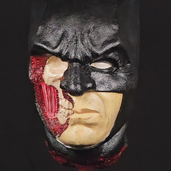Shadow Knight rotating view – 360 degree video, batman-inspired skull sculpture by House of Wit

