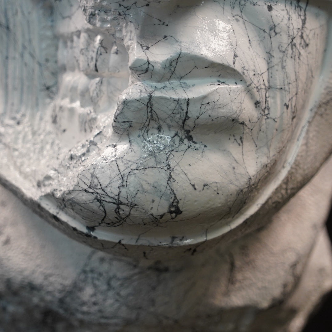 Shadow Knight - White marble